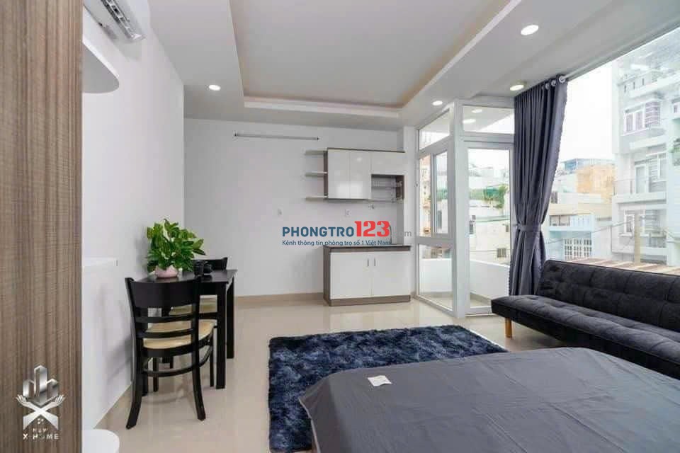 Cho Thuê Phòng Thang Máy - Ban công - Ngay Trung Tâm - Cầu Bông - Full Nội Thất - Chợ Bà Chiểu