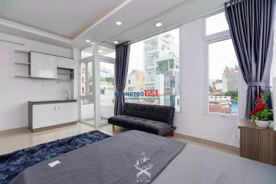 Cho Thuê Phòng Thang Máy - Ban công - Ngay Trung Tâm - Cầu Bông - Full Nội Thất - Chợ Bà Chiểu