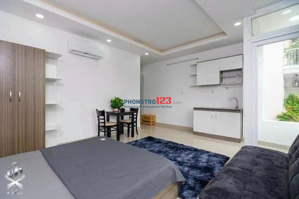 Cho Thuê Phòng Thang Máy - Ban công - Ngay Trung Tâm - Cầu Bông - Full Nội Thất - Chợ Bà Chiểu