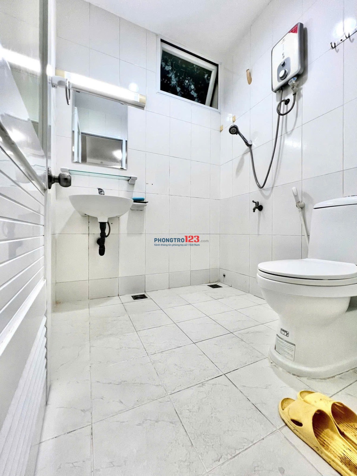 C/c Screc, Coopmart Trường Sa, Q3, 100m2, 3PN, 2WC, Nội thất, 15tr/th.