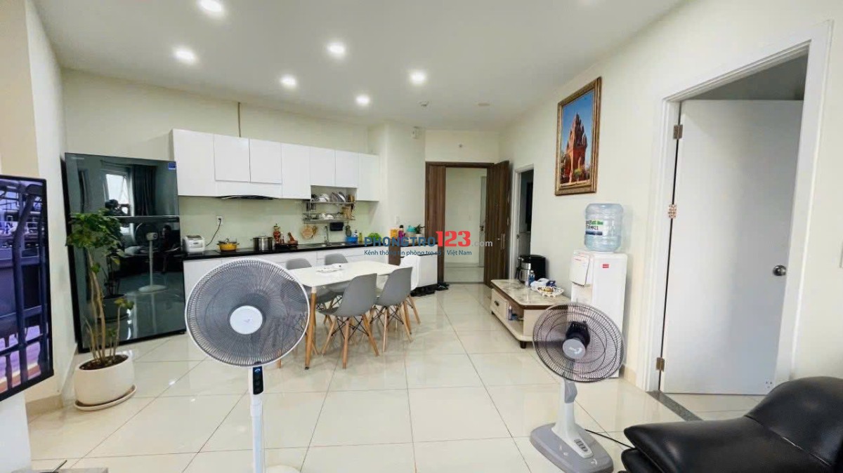 Chung cư D5, P25, Bình Thạnh: 90m2, 2p ngủ, 2wc NT mới, 12tr5/th.