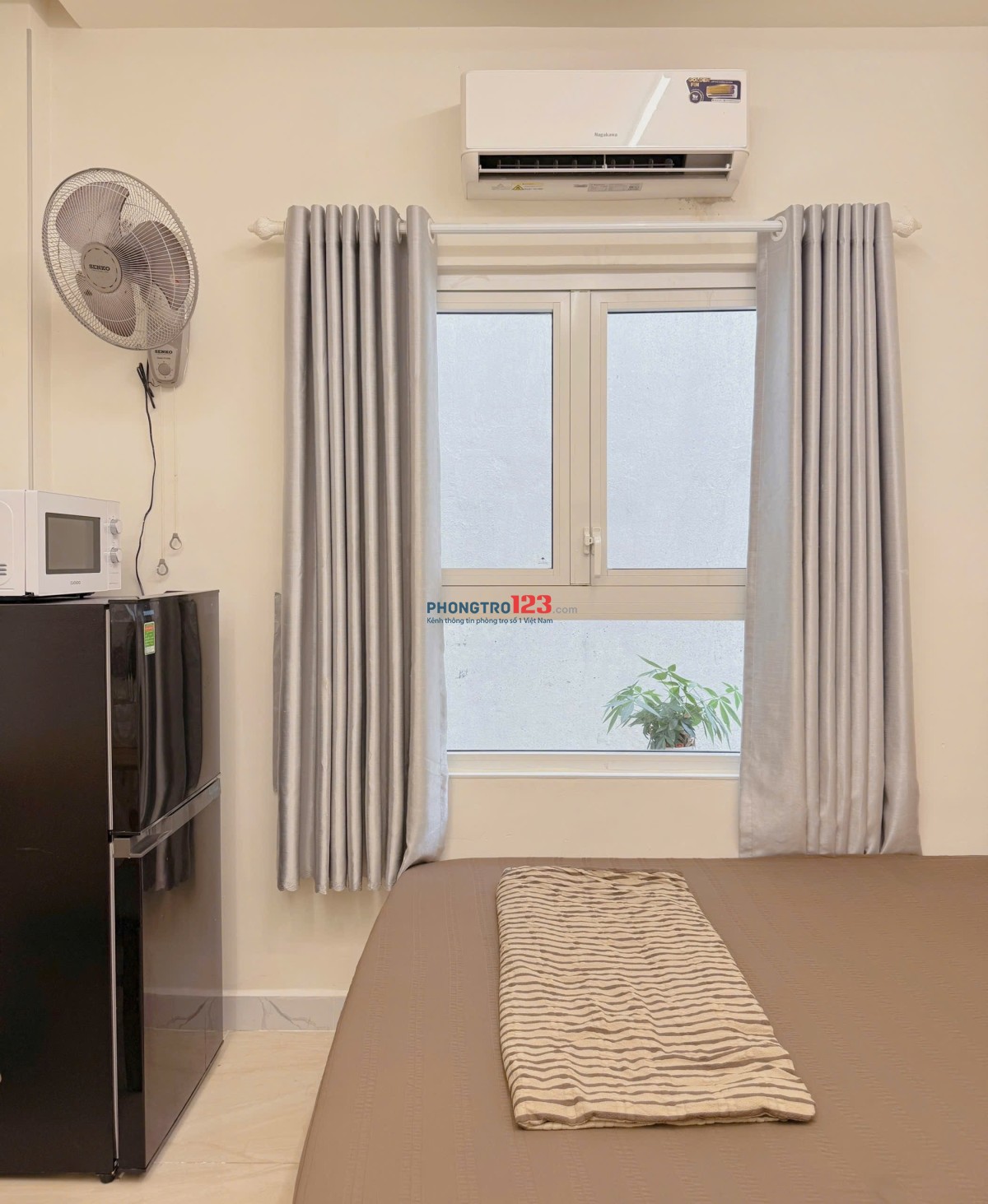 Cho Thuê Phòng Ngay Cầu Kiệu - Thang Máy - Hầm Xe - Full Nội Thất - Cửa Sổ - Mới 100% - Tiện Qua Q1