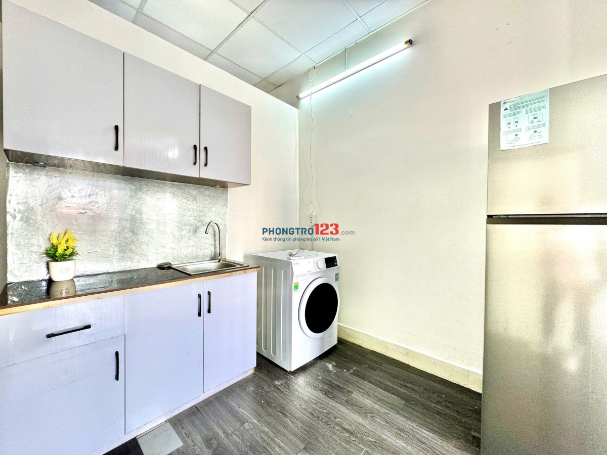  Căn studio sáng thoáng, có ban công – full nội thất