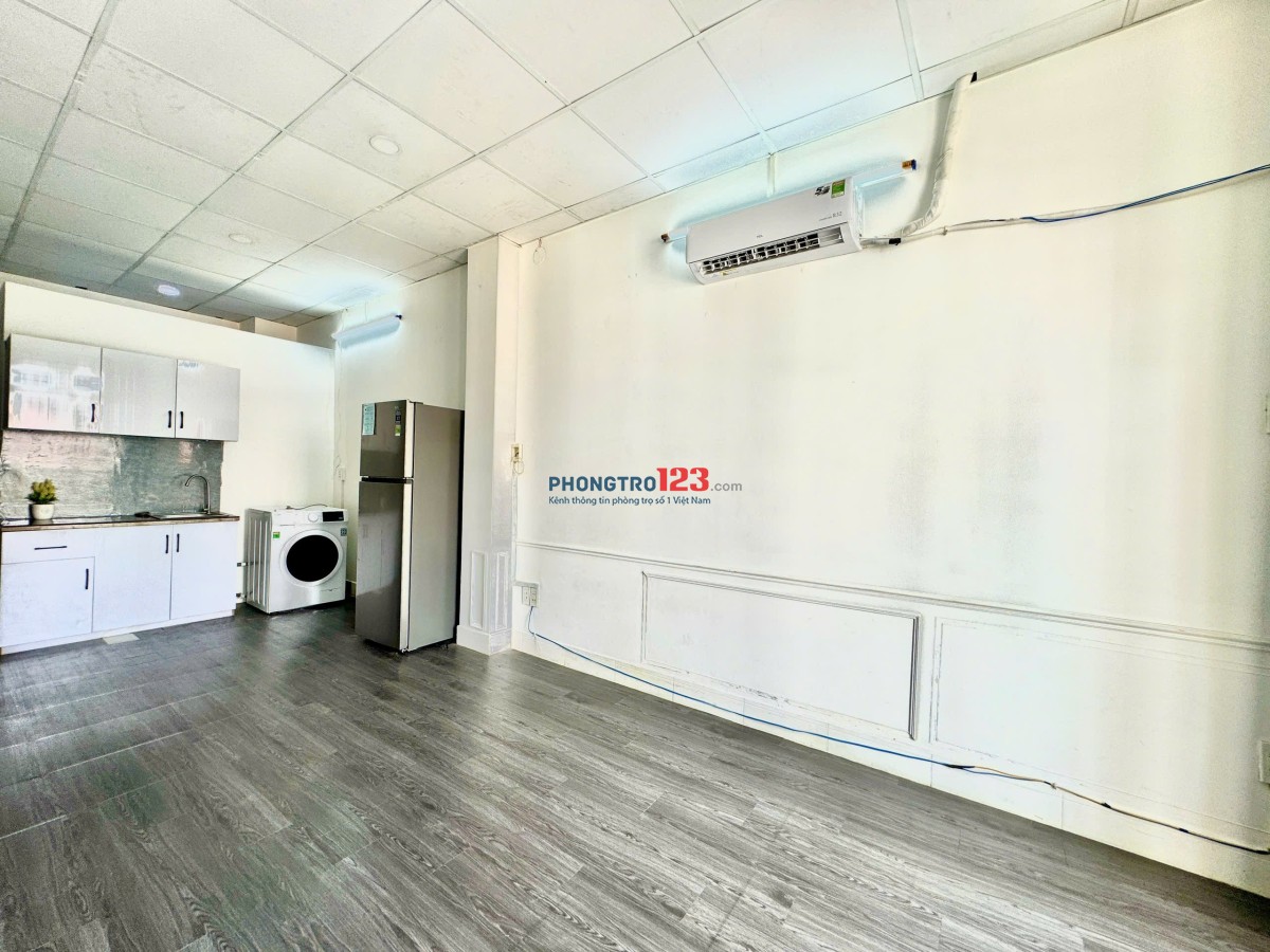  Căn studio sáng thoáng, có ban công – full nội thất