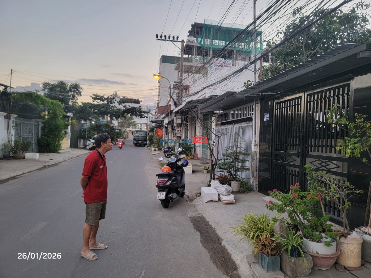  CHO THUÊ NHÀ MỚI THIẾT KẾ - SÂN RỘNG ĐỖ 2 Ô TÔ - NGAY VCN PHƯỚC LONG 