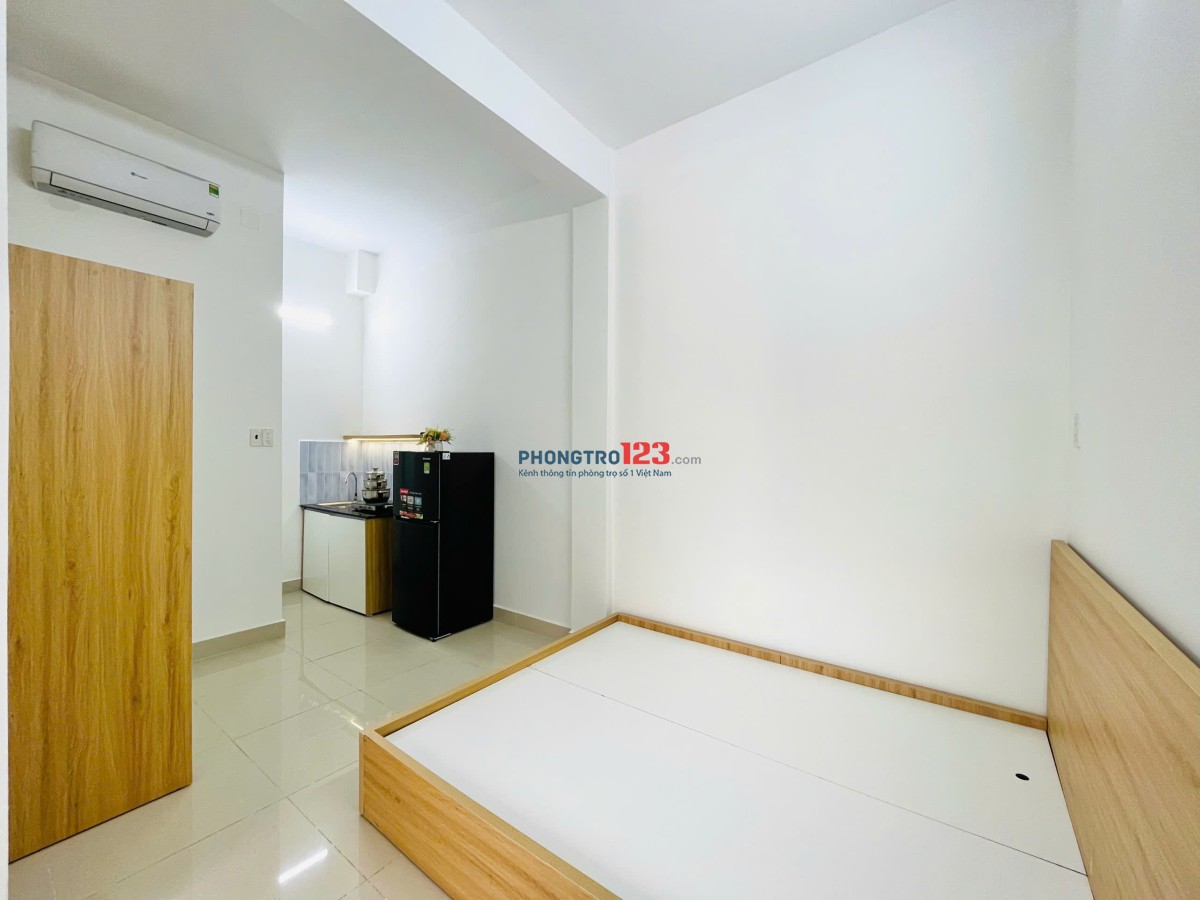 PHÒNG CỬA SỔ TRỜI FULL TIỆN NGHI GẦN NGÃ 4 PHÚ NHUẬN