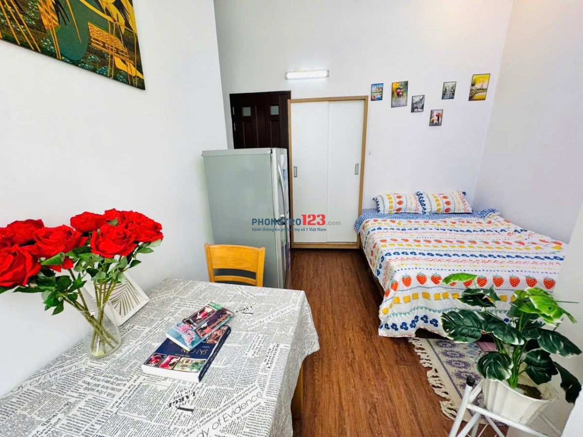 Cho Thuê Phòng Xinh Cửa sổ thoáng, Máy giặt riêng, Bồn tắm ngay Ngô Tất Tố, Bình Thạnh gần Q1,Q2