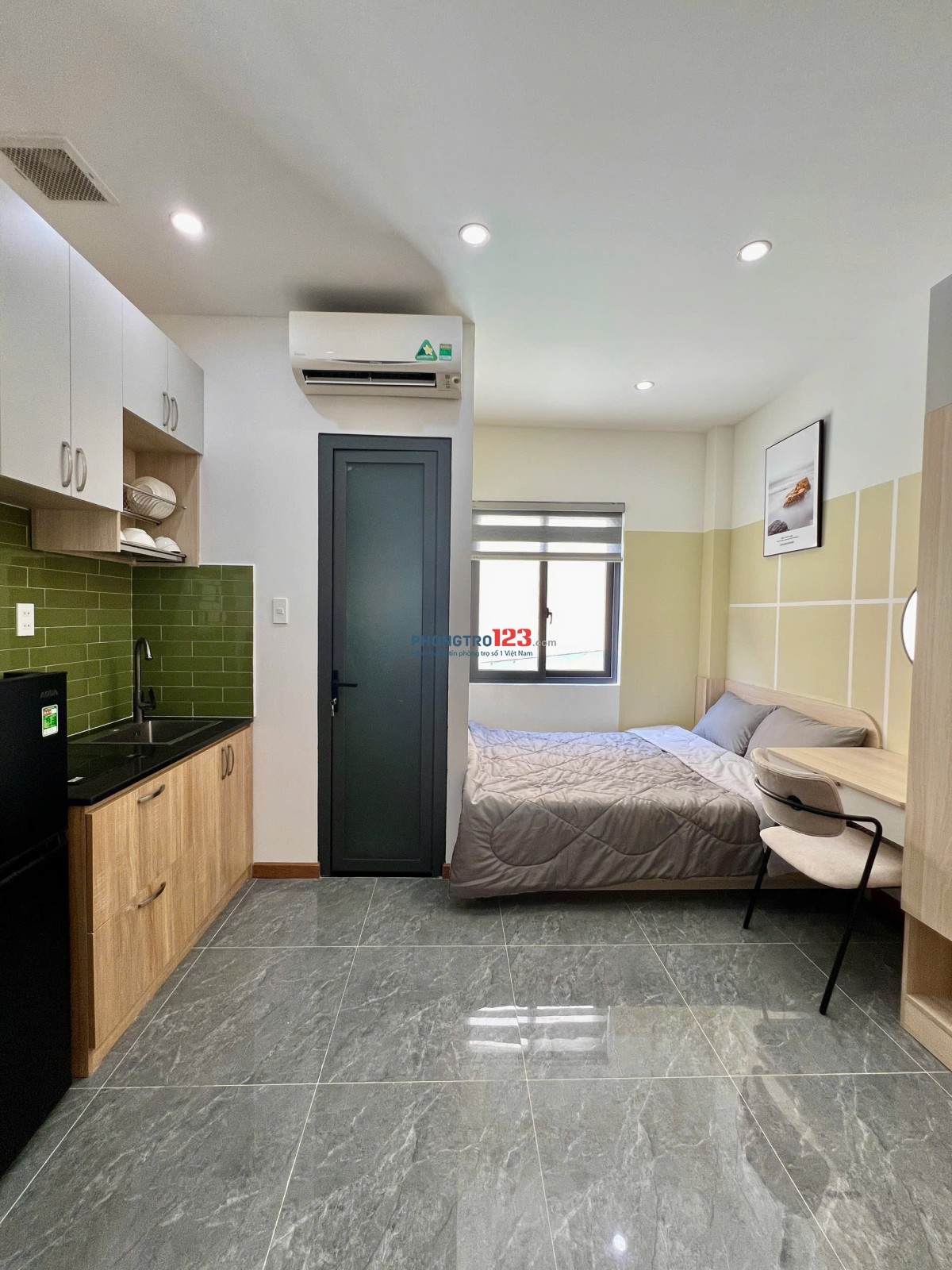 Cho thuê Căn hộ dịch vụ - Mới hoàn thiện - Full nội thất - Lê Thánh Tôn, Quận 1