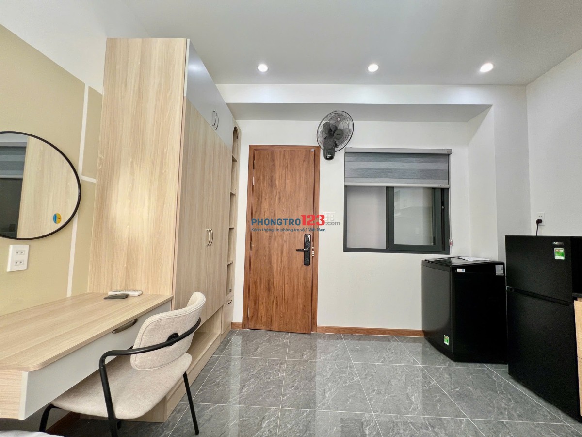Cho thuê Căn hộ dịch vụ - Mới hoàn thiện - Full nội thất - Lê Thánh Tôn, Quận 1