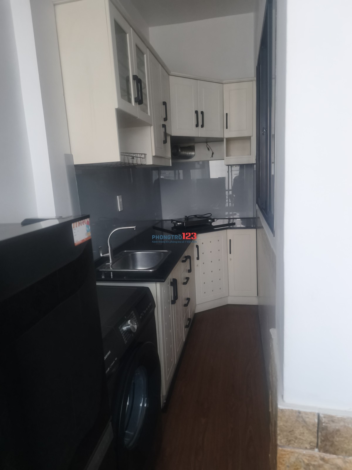 Cho thuê phòng 32m2 tách bếp nội thất đầy đủ ở quận 1