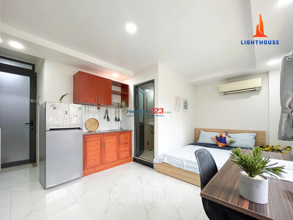 CHO THUÊ PHÒNG BÌNH THẠNH GẦN METRO, NGÃ TƯ HÀNG XANH, THANG MÁY, HẦM XE. FULL NỘI THẤT