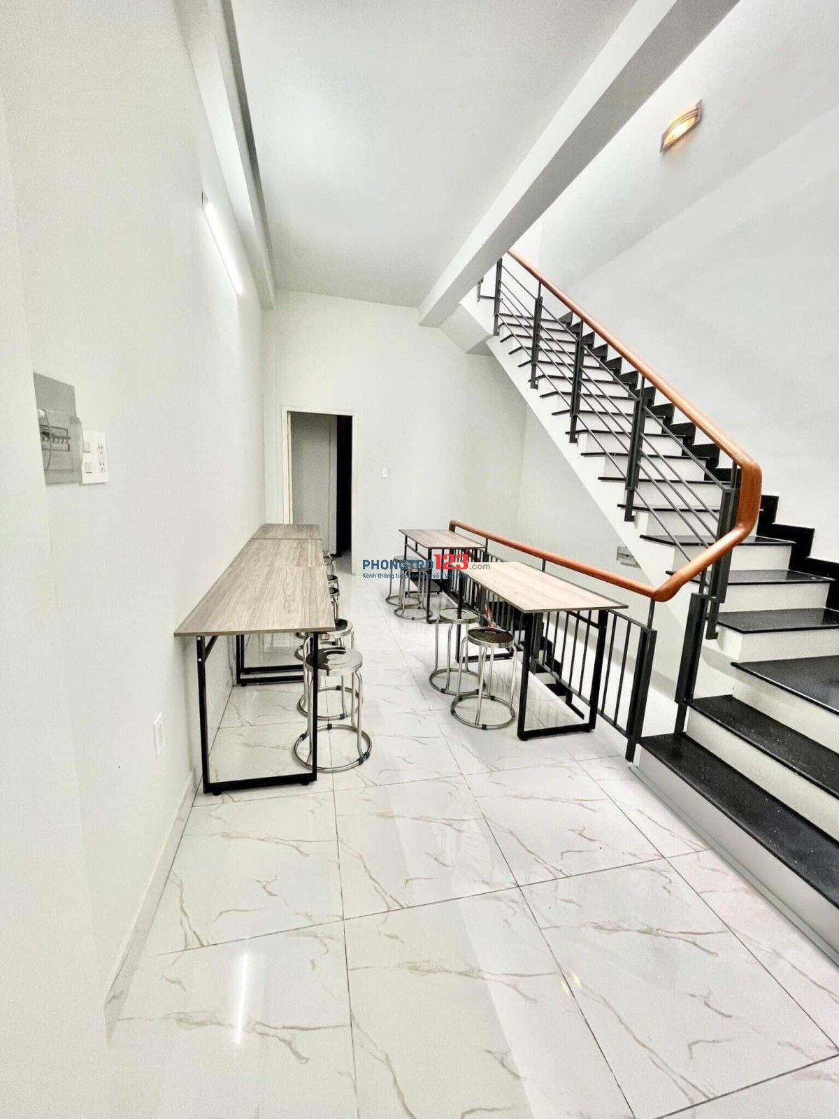 Ký túc xá Nữ Cao cấp gần FPT Marketing GTVT - Giá chỉ 1,3tr BAO TRỌN GÓI