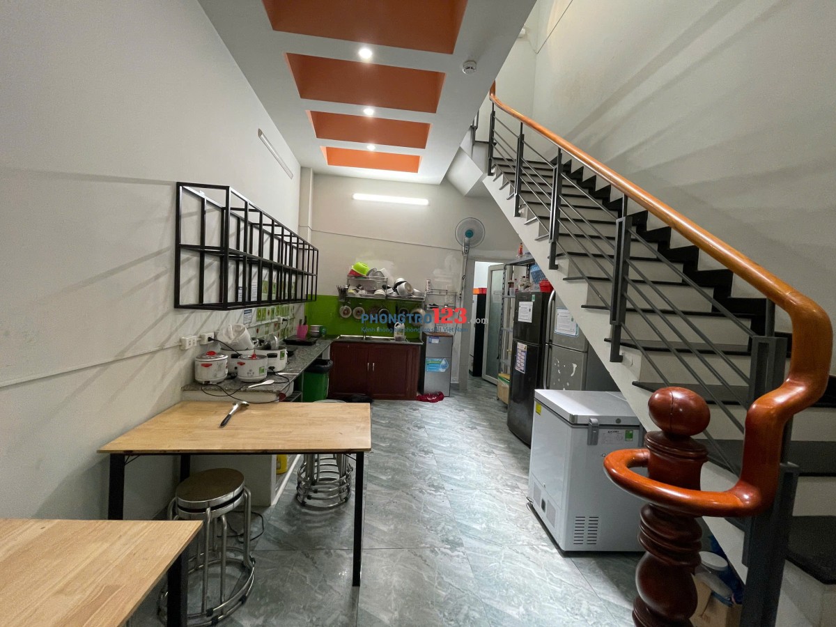 Ký túc xá Nữ Cao cấp gần FPT Marketing GTVT - Giá chỉ 1,3tr BAO TRỌN GÓI