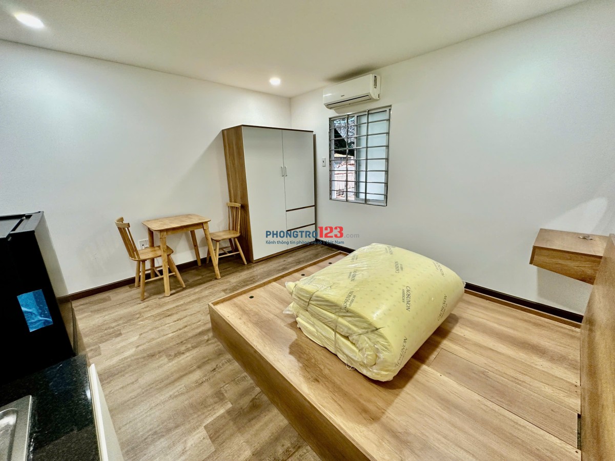 Cho thuê phòng Phú Nhuận gần Phan Xích Long, Trường Sa giá 5.5tr cửa sổ thoáng, full nội thất