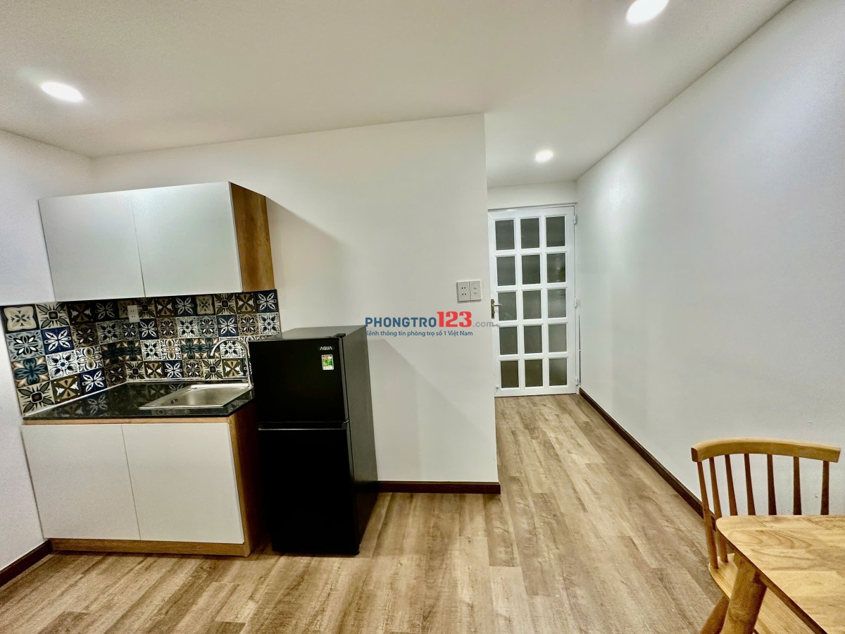 Cho thuê phòng Phú Nhuận gần Phan Xích Long, Trường Sa giá 5.5tr cửa sổ thoáng, full nội thất