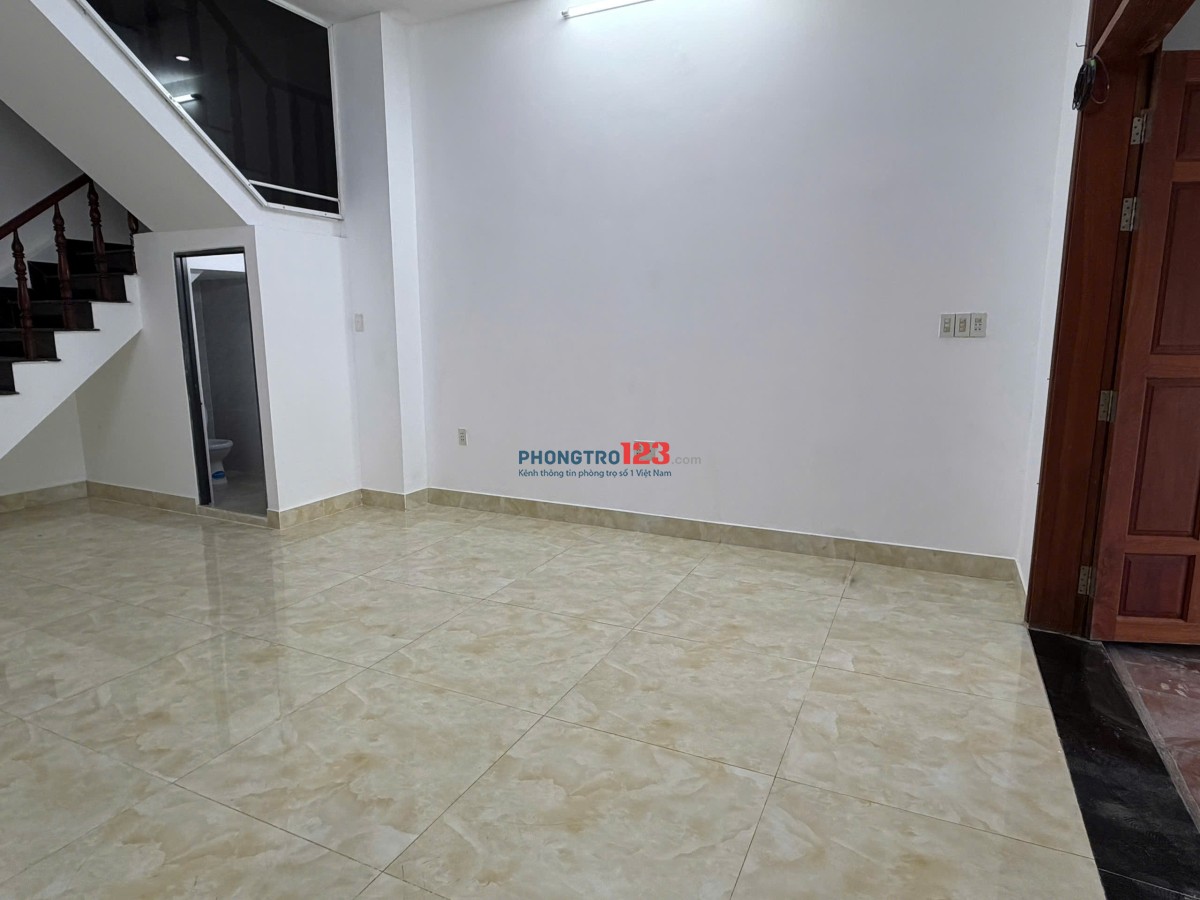 NGUYÊN TẦNG TRỆT 75M2 gồm 2 phòng 2 WC