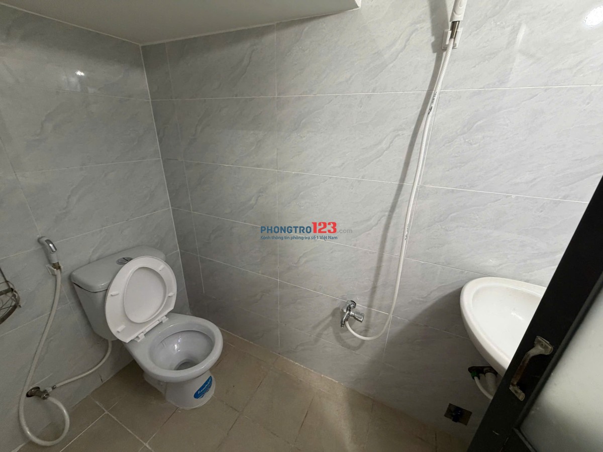 NGUYÊN TẦNG TRỆT 75M2 gồm 2 phòng 2 WC