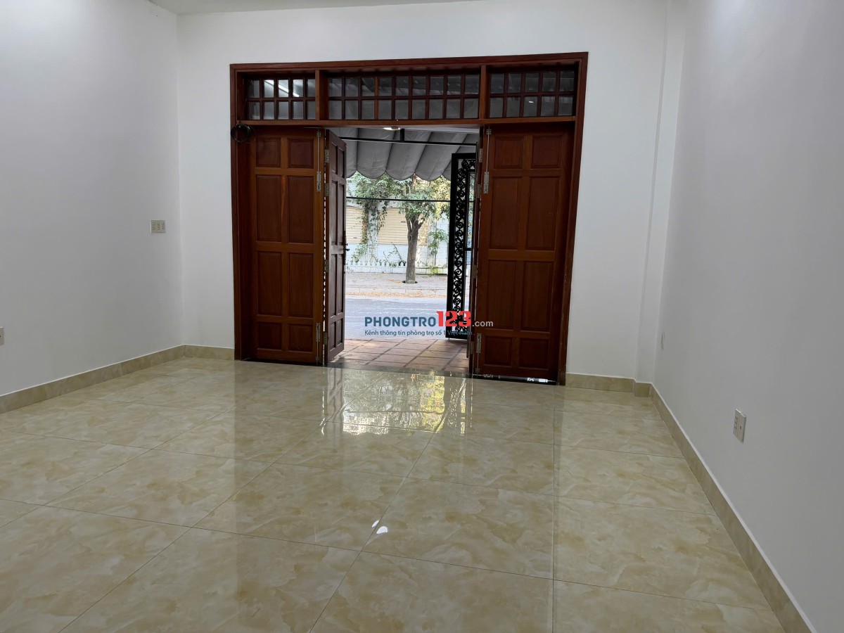 NGUYÊN TẦNG TRỆT 75M2 gồm 2 phòng 2 WC