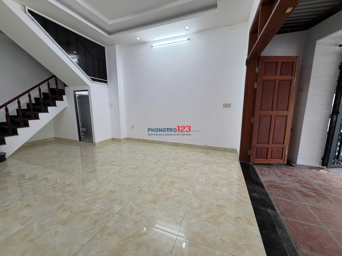 NGUYÊN TẦNG TRỆT 75M2 gồm 2 phòng 2 WC