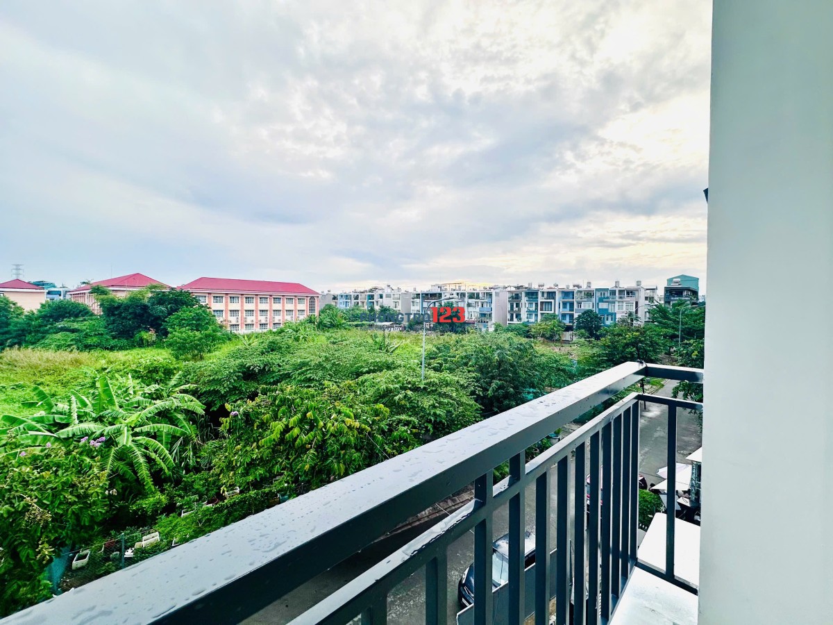 Cho thuê phòng gác sinh viên ban công máy giặt riêng KDC yên tĩnh