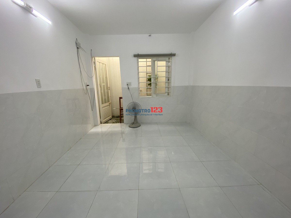 Cho thuê Nhà riêng 3PN, 2WC tại hẻm Huỳnh Tấn Phát, giá 9.3 triệu
