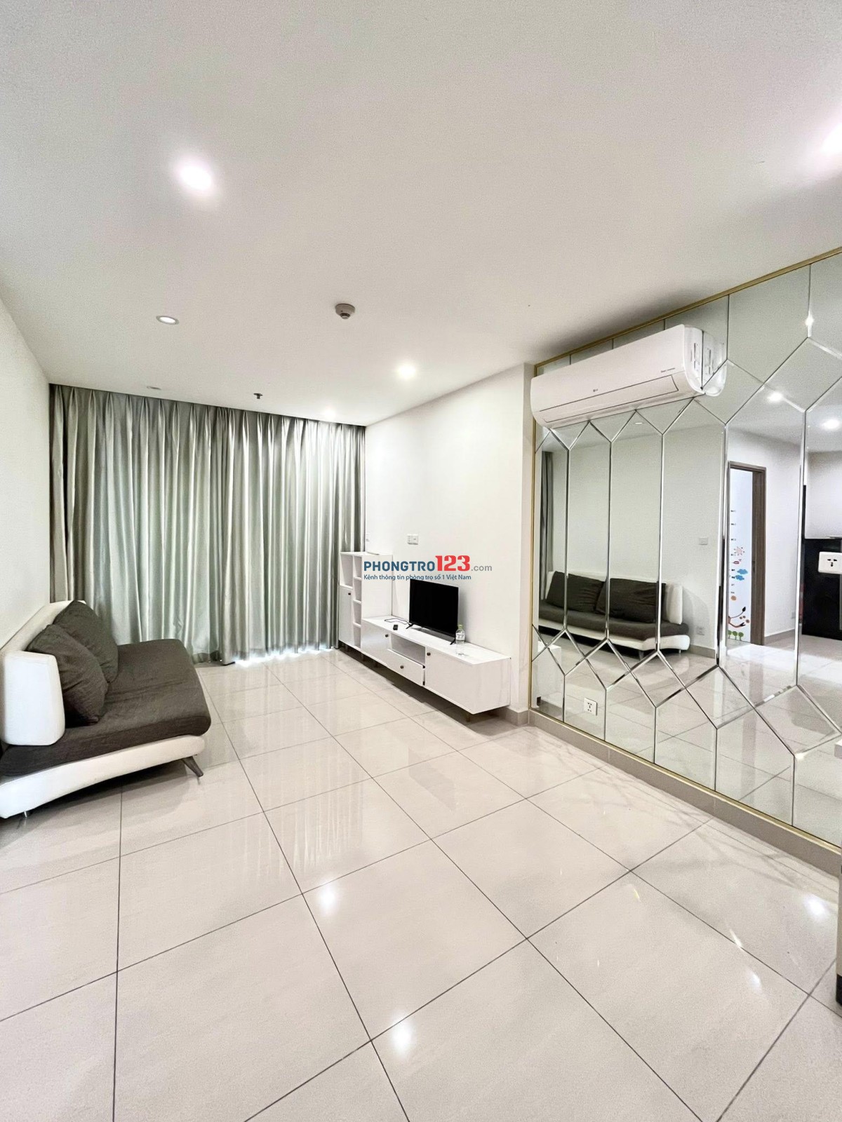 Cho thuê căn 2p ngủ C/c Richmond -Nguyễn Xí, full nội thất giá 14,5tr/th