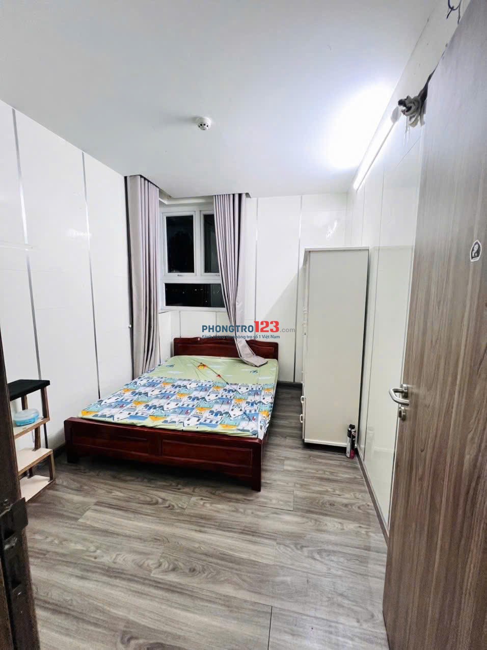 Chung cư Screc, 974A Trường Sa, Q3: 3p ngủ, căn góc, 98m2, 15tr/th