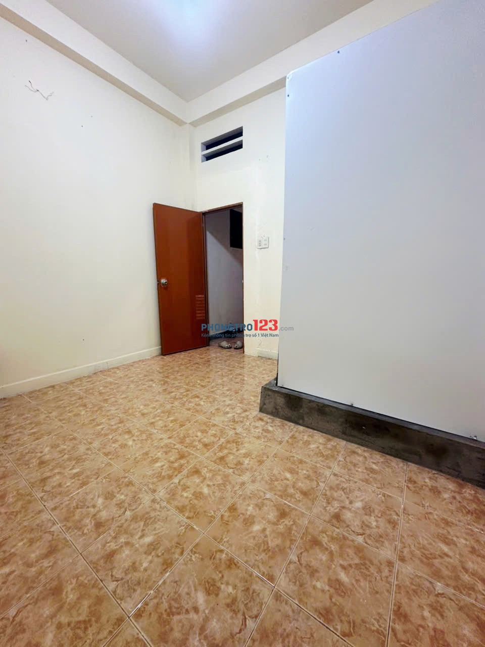 Cho Thuê Phòng Q10, rộng rãi thoải mái. cửa sổ ban công tolet riêng.mới keng.2tr9