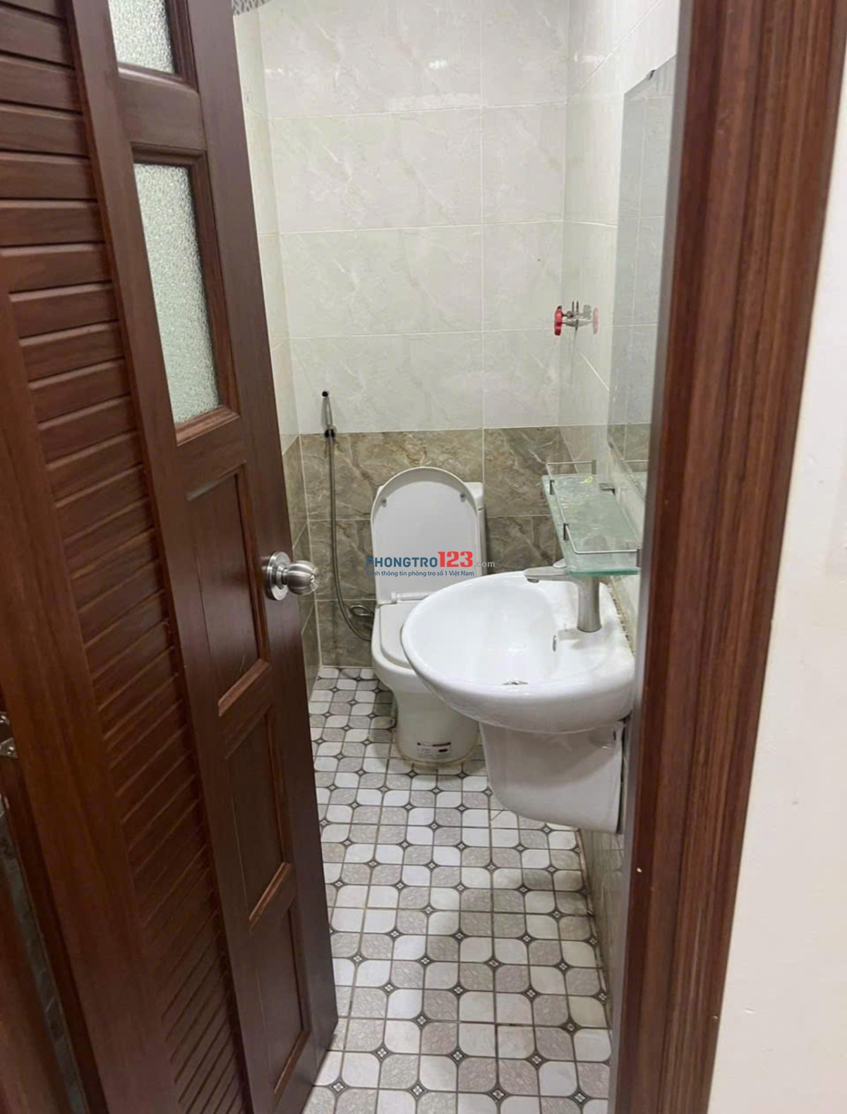 Cho thuê nhà nguyên căn 1 trệt, 2 lầu, 1 sân thượng ở 19/16 đường số 49, hiệp bình chánh, thủ đức