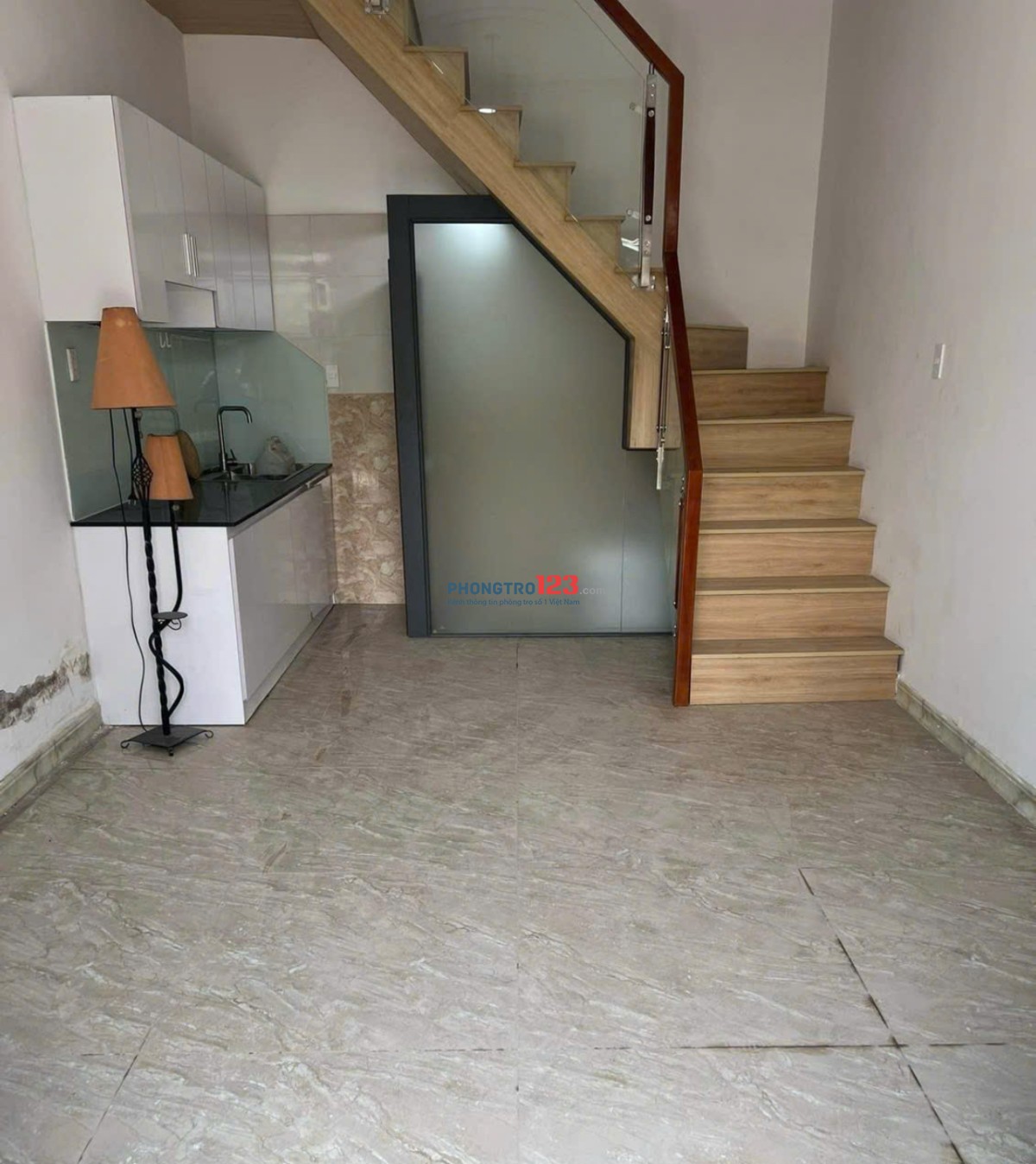 Cho thuê nhà nguyên căn 1 trệt, 2 lầu, 1 sân thượng ở 19/16 đường số 49, hiệp bình chánh, thủ đức