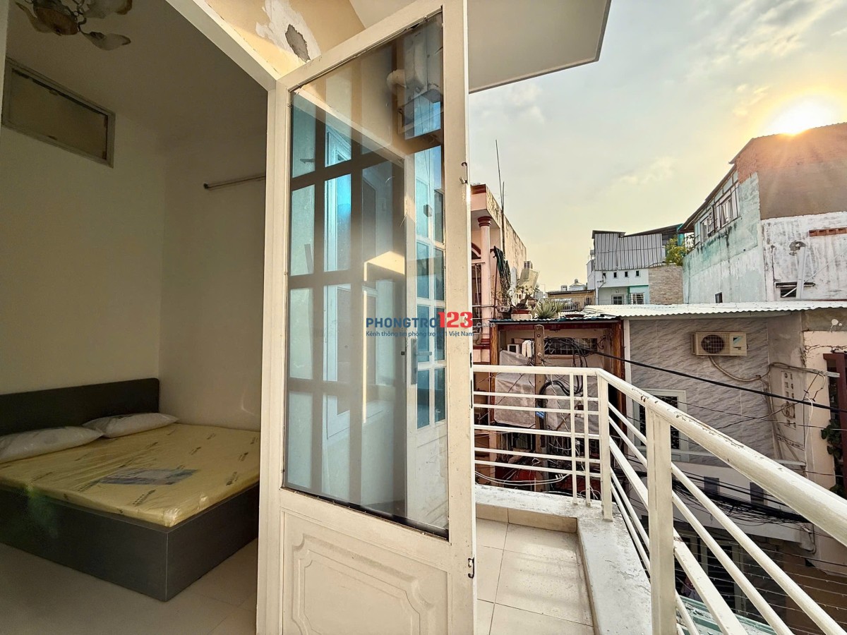Cho thuê studio ban công full nội thất