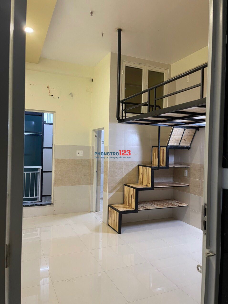 CỰC HOT!!! 1 PHÒNG NGỦ CỰC RỘNG 35M2, CÓ GÁC, CỬA SỔ LỚN THOÁNG MÁT - TOILET RIÊNG - GIÁ SIÊU RẺ