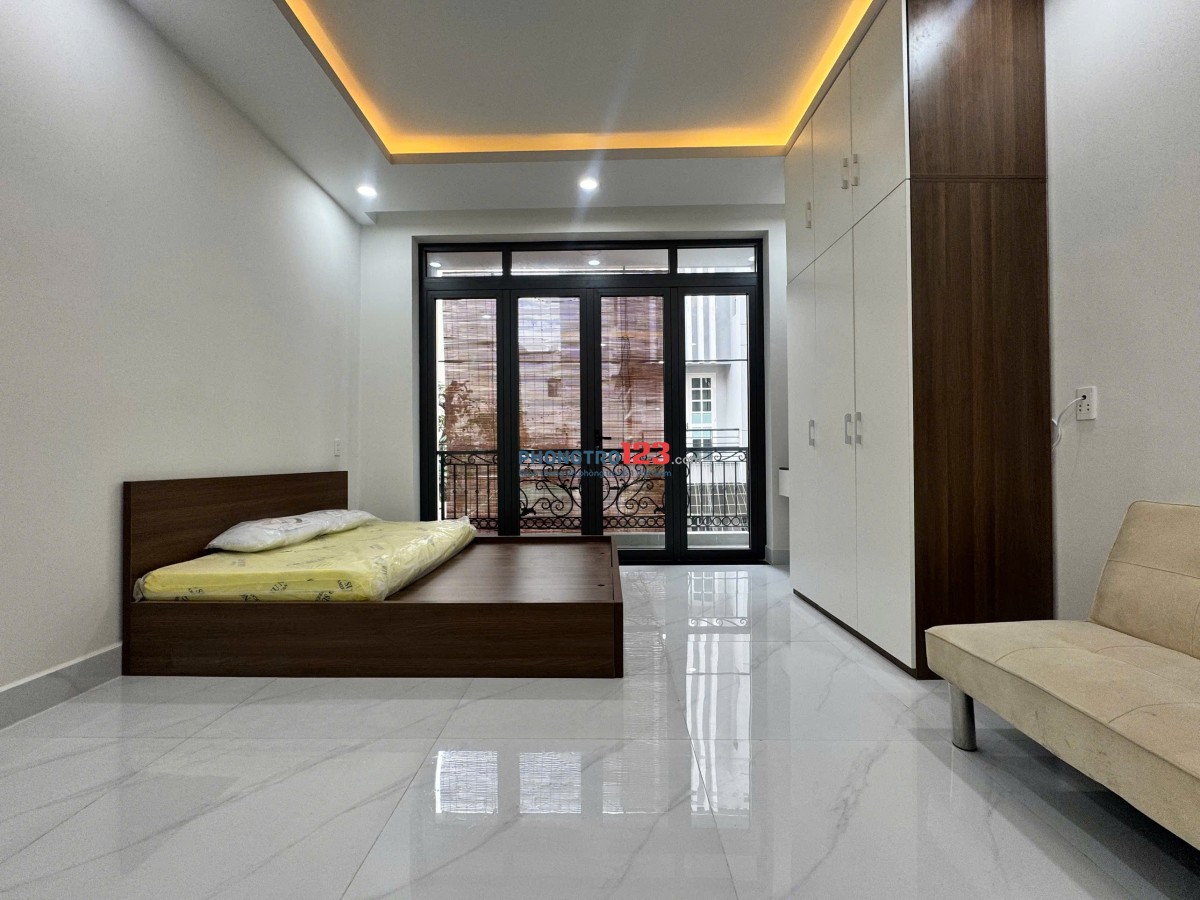Căn hộ dịch vụ ban công - phòng thoáng sáng, mới tinh, đẹp - đầy đủ tiện nghi, trung tâm Bình Thạnh