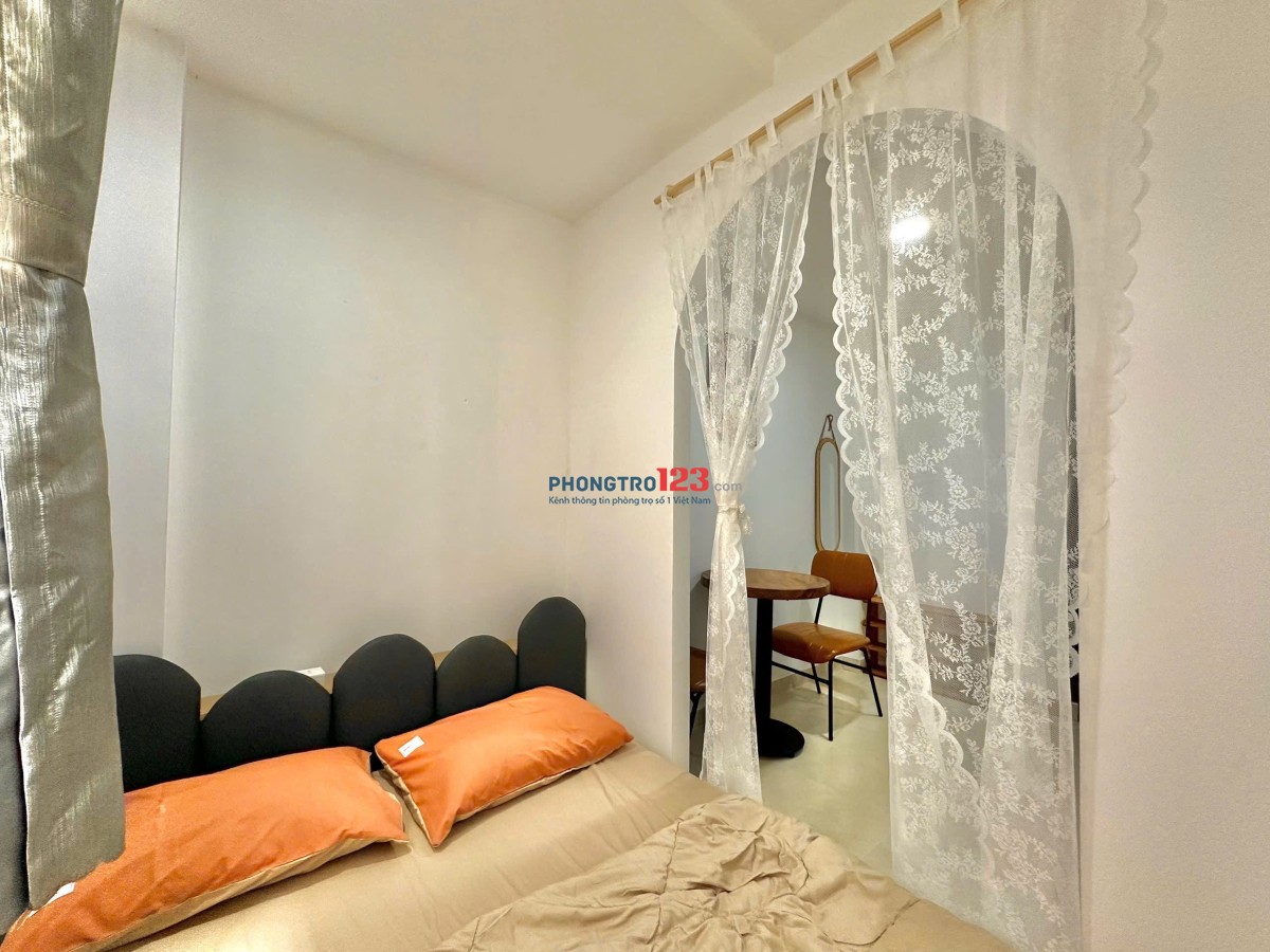 Phòng Cho Thuê Cửa Sổ Tách Bếp Full Nội Thất Phan Đình Phùng Phú Nhuận Gần Cầu Kiệu Hai Bà Trưng Q1