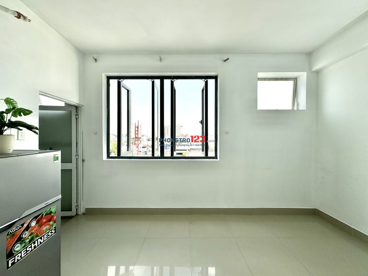 PHÒNG CỬA SỔ LỚN GẦN NHÀ GA T3 - ETOWN CỘNG HÒA