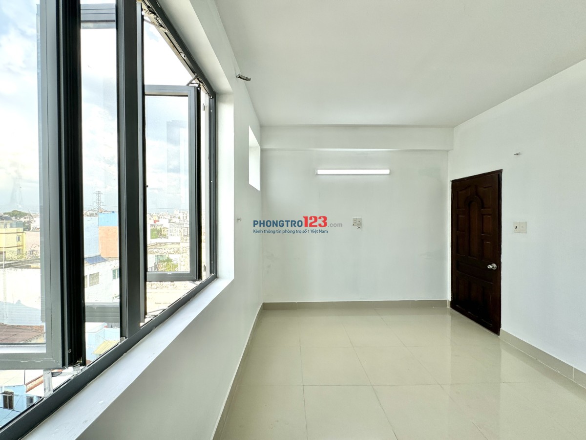 PHÒNG CỬA SỔ LỚN GẦN NHÀ GA T3 - ETOWN CỘNG HÒA