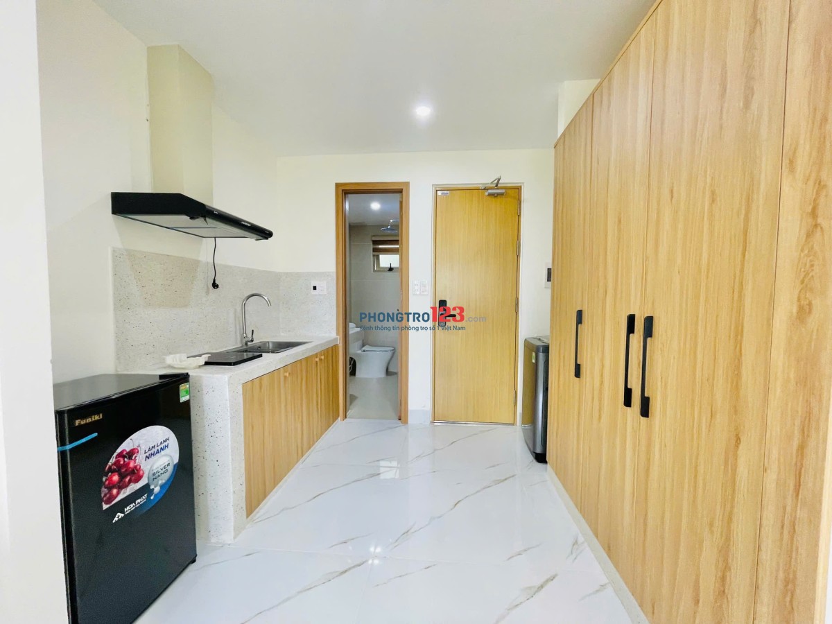 Studio Cửa Sổ 35m2 - Tách Bếp, Sạch Sẽ - Chu Văn An - Ngã Tư Hàng Xanh