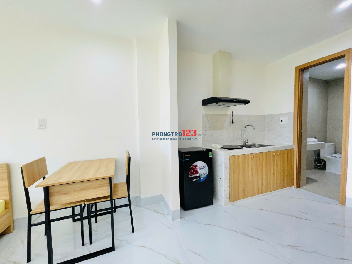 Studio Cửa Sổ 35m2 - Tách Bếp, Sạch Sẽ - Chu Văn An - Ngã Tư Hàng Xanh