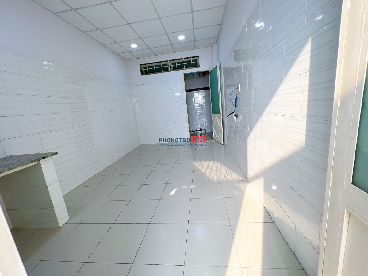 VÀO Ở MIỄN PHÍ THÁNG 2 - Trọ ban công thoáng mát, máy giặt chung sau HUB, SPKT 4p đi xe