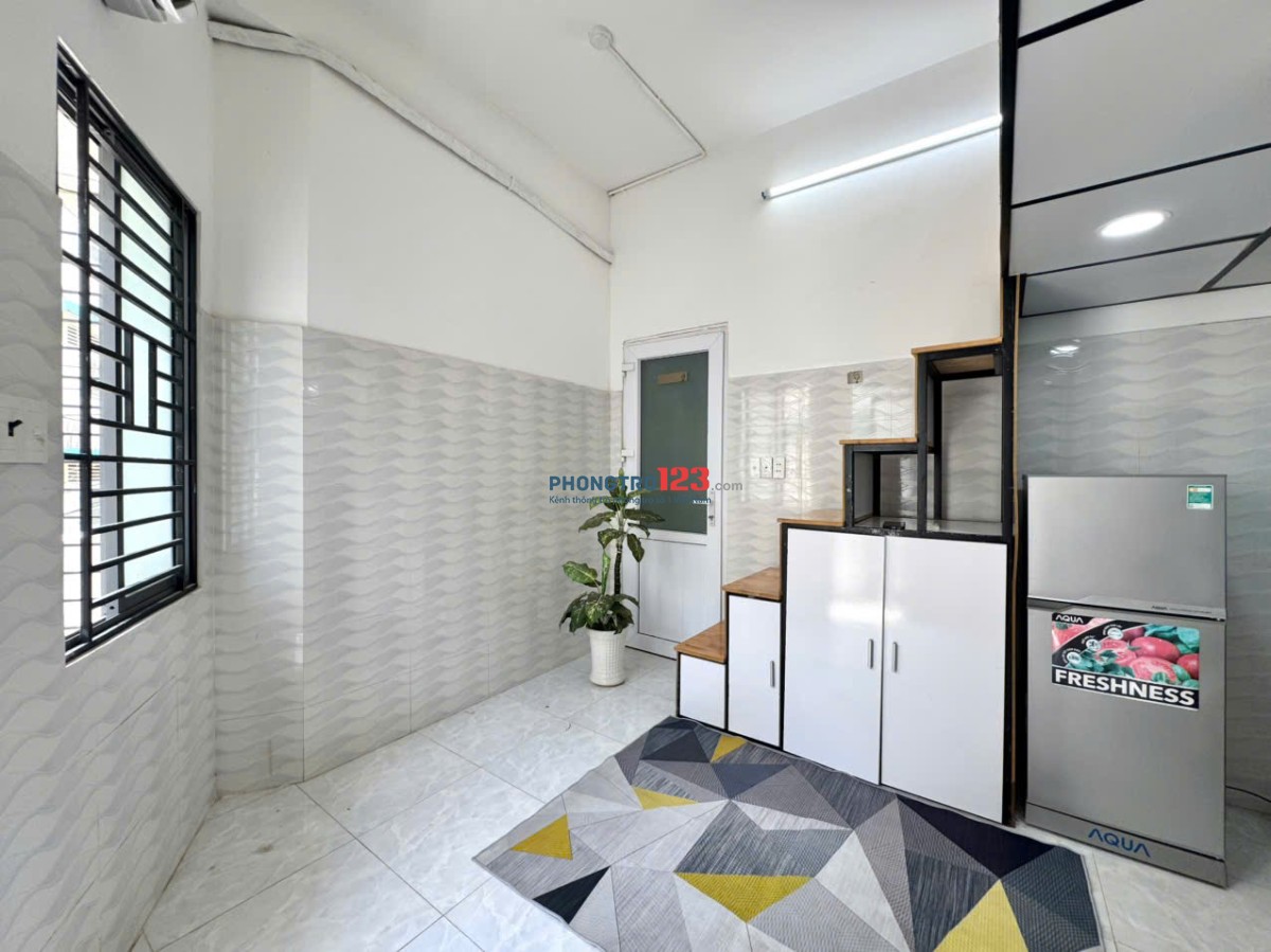 PHÒNG CÓ GÁC CỬA SỔ LỚN KẾ BÊN SVD PHÚ THỌ - LỮ GIA