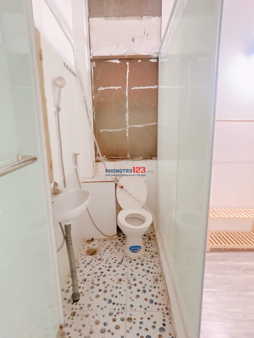Phòng Q3, 20m², máy lạnh, tủ lạnh, WC riêng, ở 1–3 người – 2.9tr/th, Cư Xá Đô Thành P4 Q3