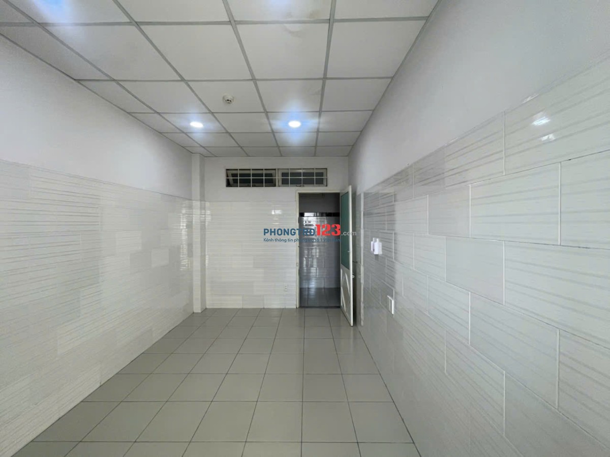 VÀO Ở MIỄN PHÍ THÁNG 2 - Trọ ban công thoáng mát, máy giặt chung sau HUB, SPKT 4p đi xe