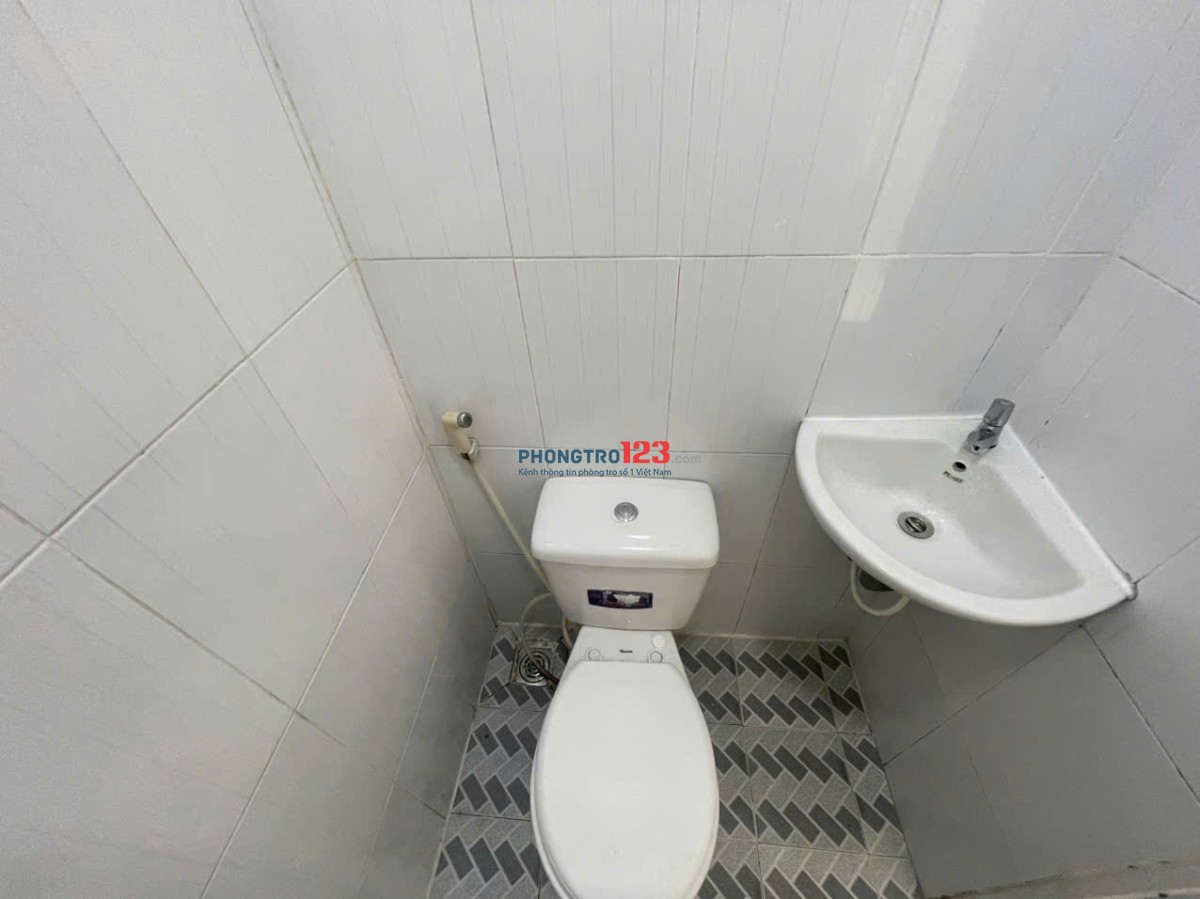 VÀO Ở MIỄN PHÍ THÁNG 2 - Trọ ban công thoáng mát, máy giặt chung sau HUB, SPKT 4p đi xe