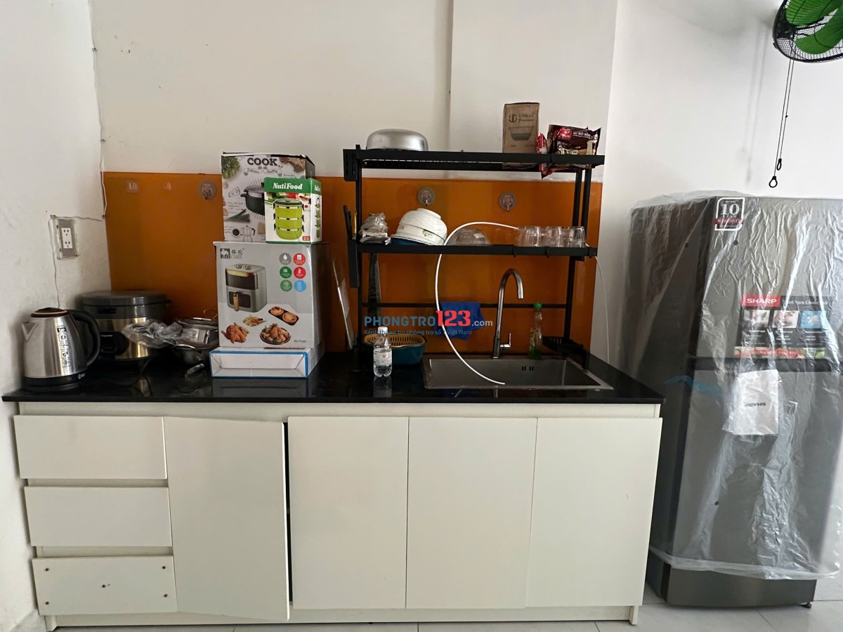 Cho thuê chung cư Hacom 50m2 2PN 1WC 6tr full nội thất, khu trung tâm K1, Ninh Thuận