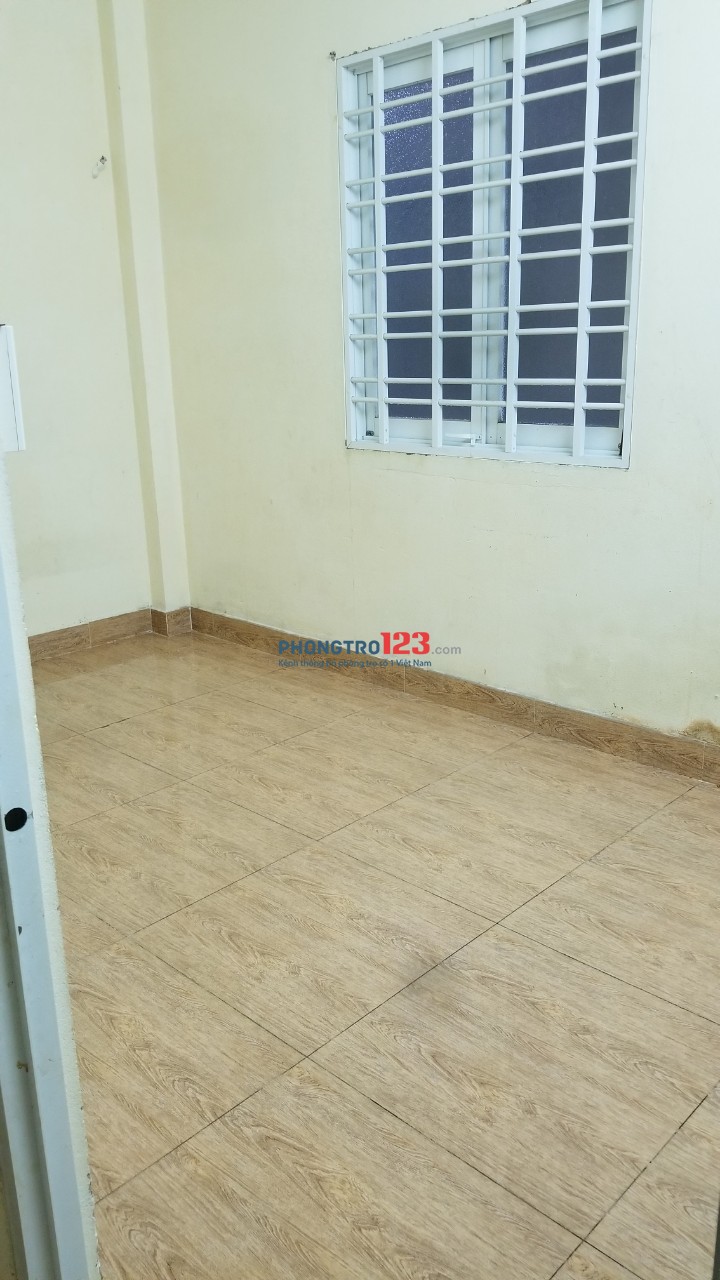 Cho thuê phòng Q.4 gần Đại Học Luật, phòng trống, mặt tiền đườn lớn