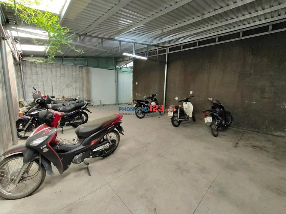 Gác cao, view ban công thoáng mát cách Học viện Bưu chính chỉ 750m, Hutech E, Lê Văn Việt