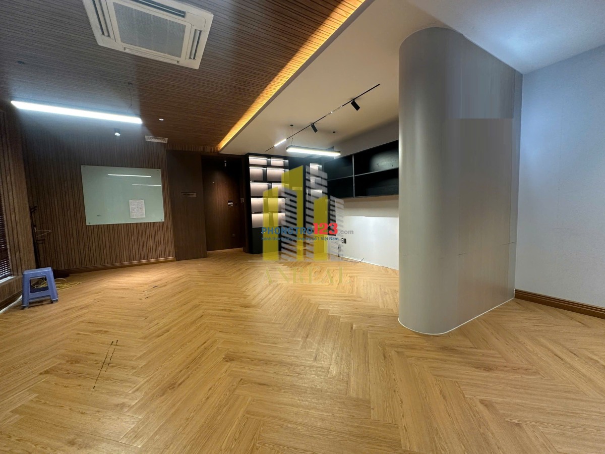 Cho Thuê Mặt Bằng Căn Góc Hiện Đại Ngang 10m Giá 42 Triệu