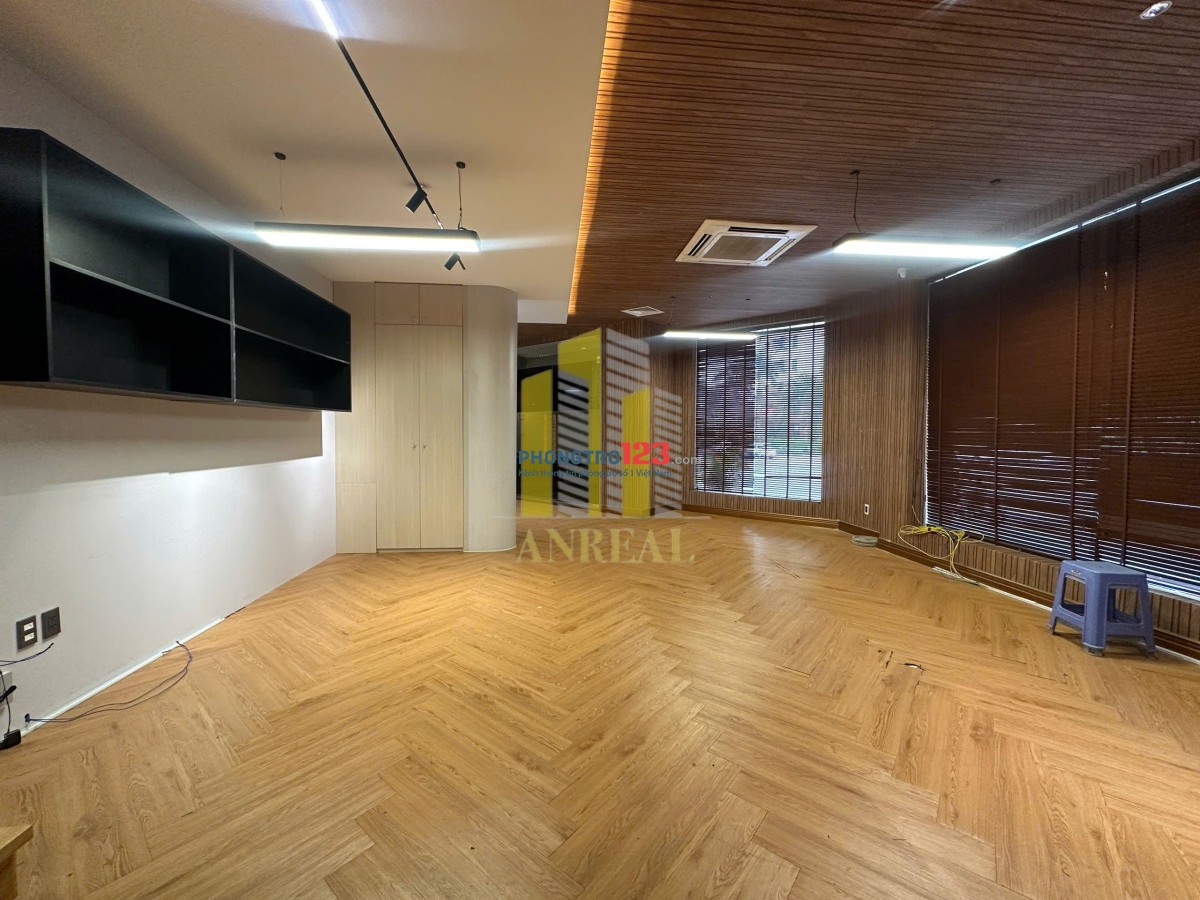 Cho Thuê Mặt Bằng Căn Góc Hiện Đại Ngang 10m Giá 42 Triệu