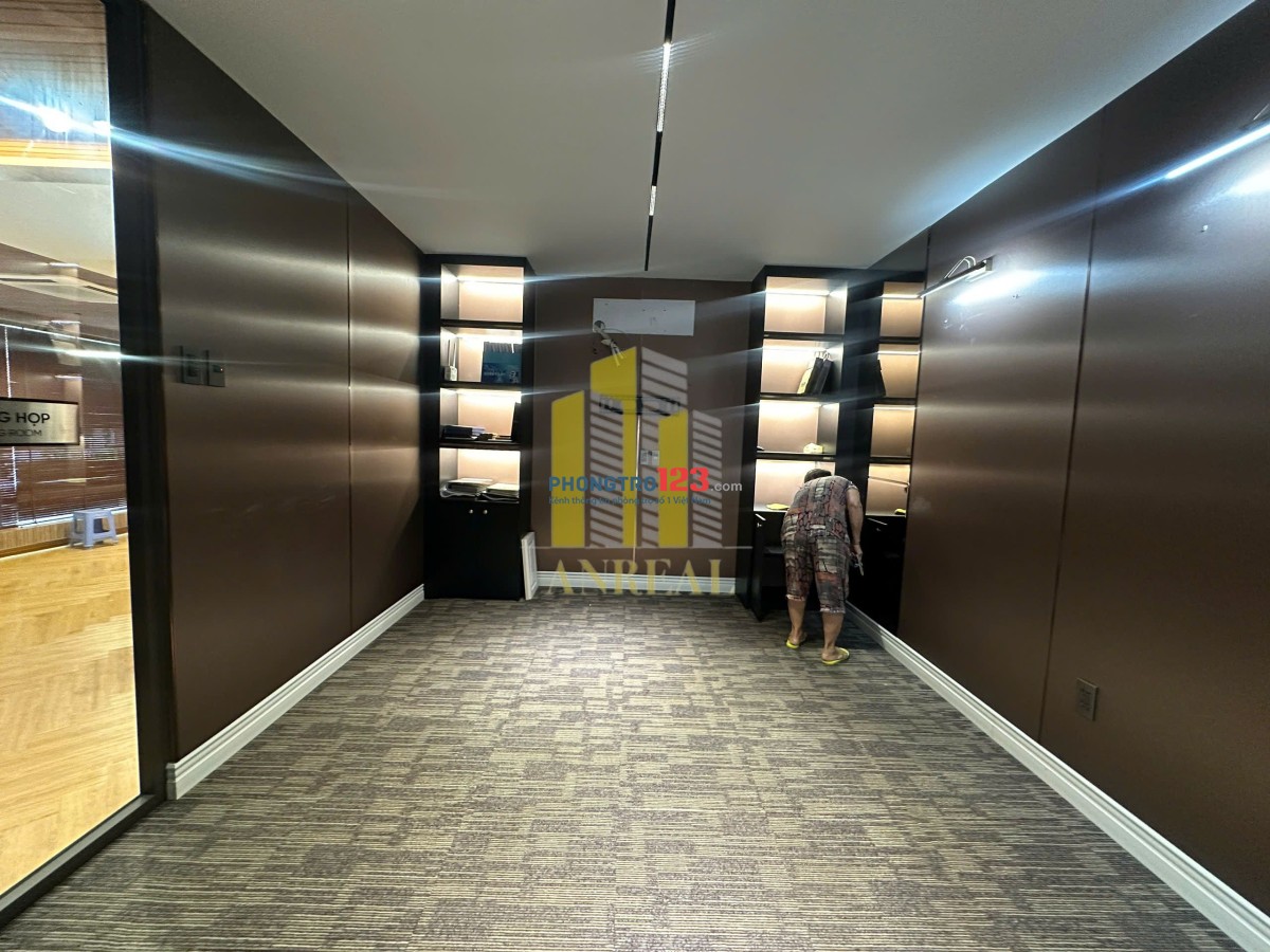 Cho Thuê Mặt Bằng Căn Góc Hiện Đại Ngang 10m Giá 42 Triệu