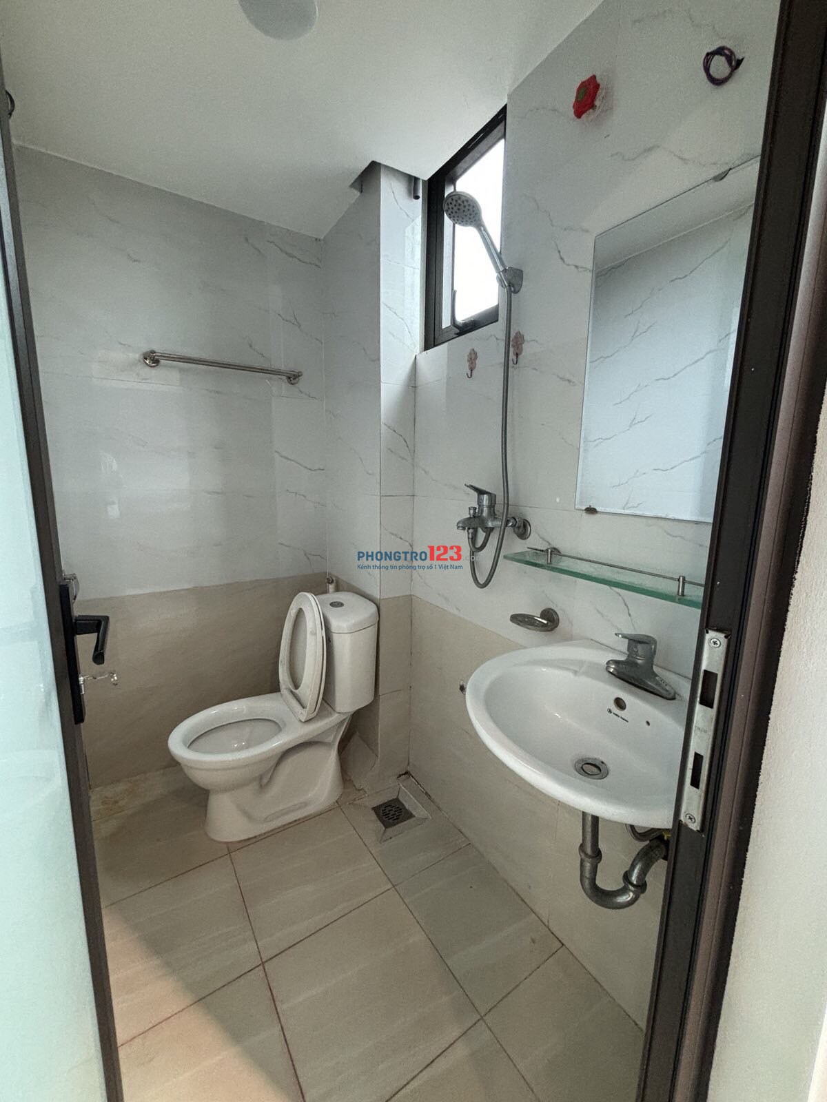 Cho thuê phòng ở khép kín mặt phố Bà Triệu, Hà Đông